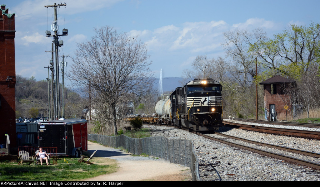 NS yard job E19 with cars received from CSX heads back to NS's Montview Yard.